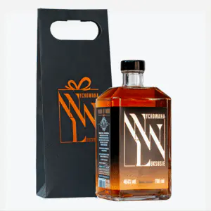 WYCHOWANA W LUKSUSIE MIRABELKA